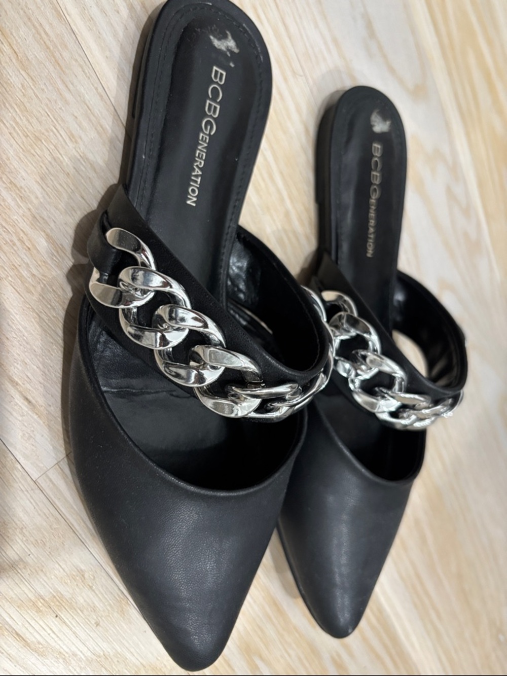 BCBGeneration Black Pointed Mules with Chunky Silver Chain Detail size 7.5 - Picture 2 of 3